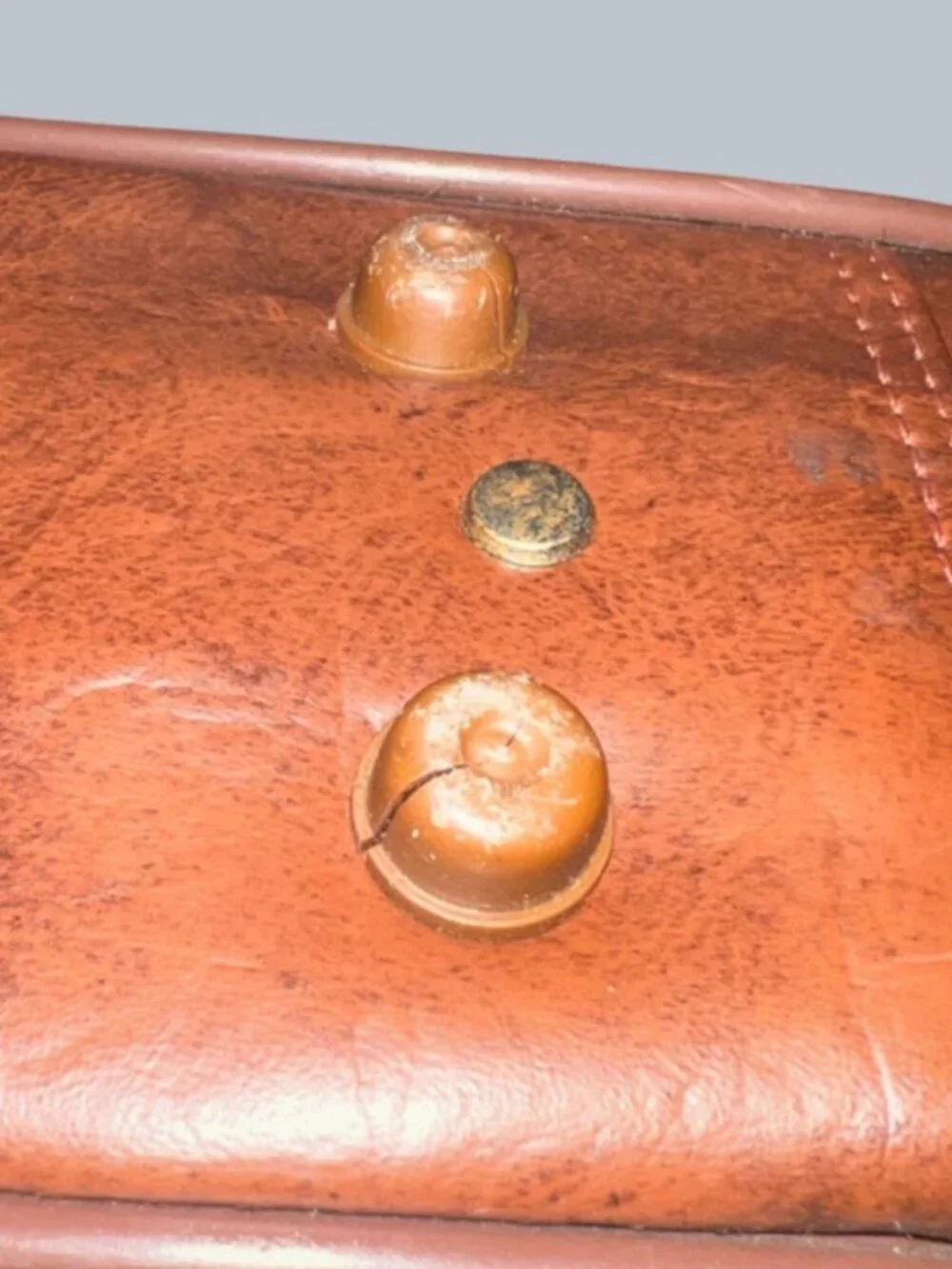 Vintage 1970s Chestnut Brown Leather Rectangle Zip Suitcase